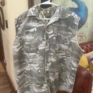 C.E Schmidt Camouflage Sleeveless Button-Up Shirt size 2X